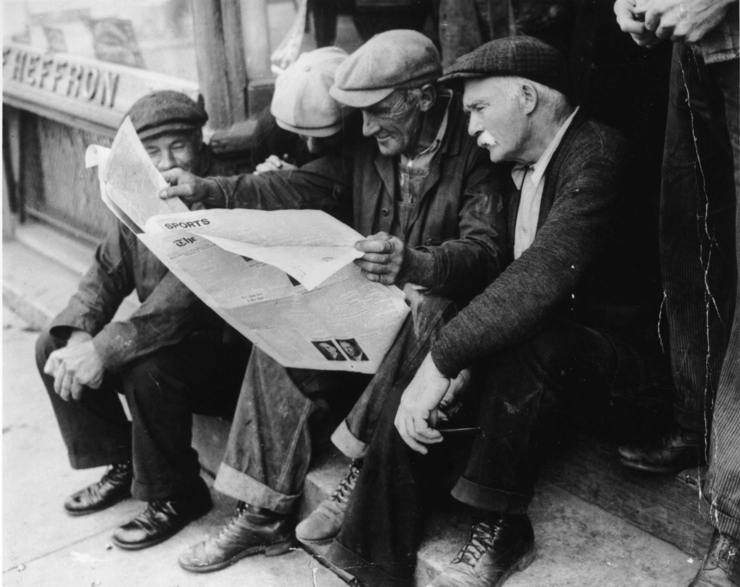 CRISIS OF EMPLOYMENT AND DEFLATION IN AMERICA: PAST AND PRESENT