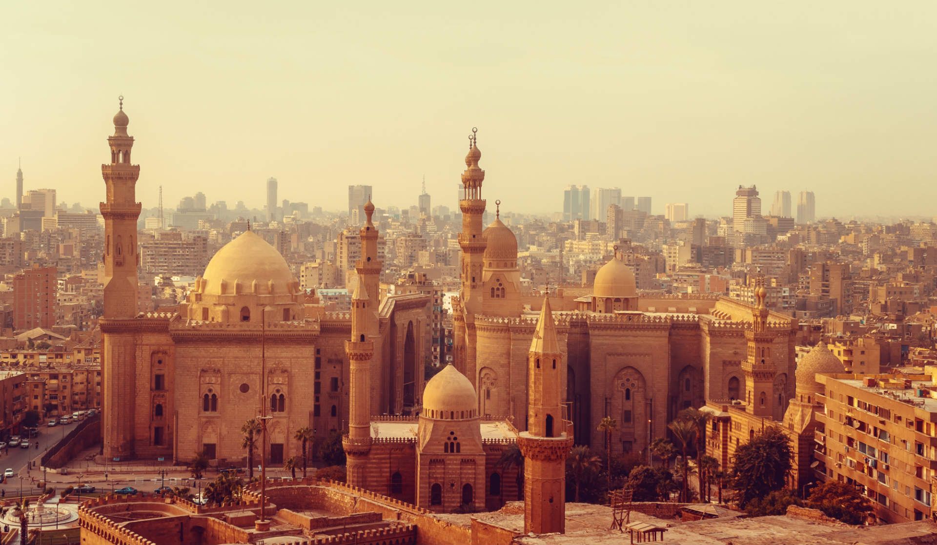 Towards De-exceptionalizing the Middle East: Navigating Between Theory and History