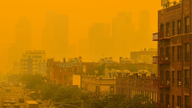 Investigating the Transboundary Impact of Canadian Wildfires: Analysing the Recent Air Pollution in New York City and its Social Implications for Urban Health and Policy