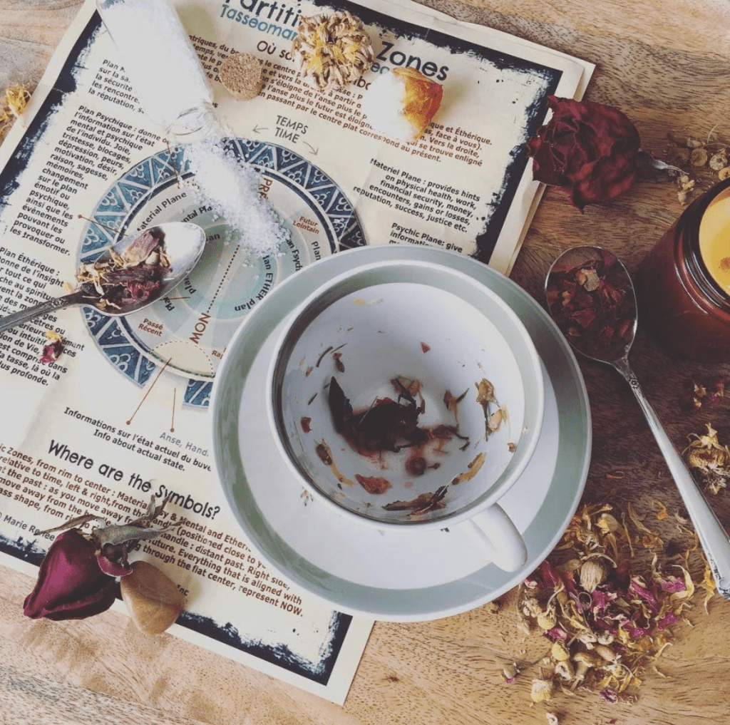 Evanescing Traditions & The Post-Industrial Era : On tea-leaf reading in the modern&nbsp;age